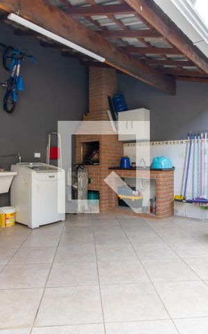Casa à venda com 200m², 3 quartos e 3 vagas Casa à venda com 200m², 3 quartos e 3 vagasÁrea Externa