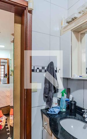 Casa à venda com 120m², 1 quarto e 1 vaga Casa à venda com 120m², 1 quarto e 1 vagaBanheiro