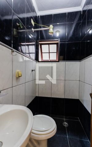 Casa à venda com 250m², 3 quartos e 4 vagas Casa à venda com 250m², 3 quartos e 4 vagasBanheiro Área gourmet