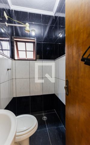 Casa à venda com 250m², 3 quartos e 4 vagas Casa à venda com 250m², 3 quartos e 4 vagasBanheiro Área gourmet