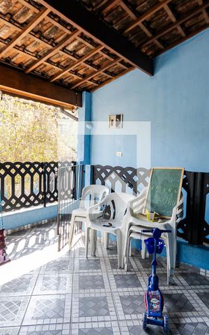 Casa à venda com 250m², 3 quartos e 4 vagas Casa à venda com 250m², 3 quartos e 4 vagasÁrea externa