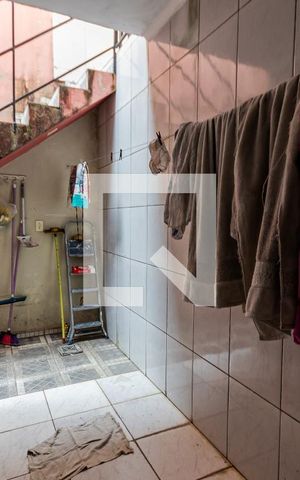 Casa à venda com 250m², 3 quartos e 4 vagas Casa à venda com 250m², 3 quartos e 4 vagasÁrea de Serviço