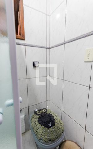 Casa à venda com 250m², 3 quartos e 4 vagas Casa à venda com 250m², 3 quartos e 4 vagasBanheiro da Suíte