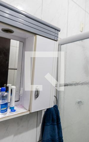 Casa à venda com 250m², 3 quartos e 4 vagas Casa à venda com 250m², 3 quartos e 4 vagasEspelho