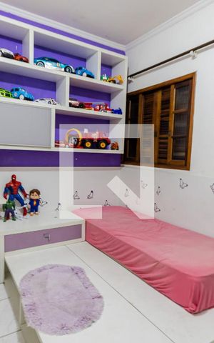 Casa à venda com 250m², 3 quartos e 4 vagas Casa à venda com 250m², 3 quartos e 4 vagasQuarto 2
