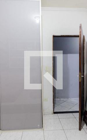 Casa à venda com 250m², 3 quartos e 4 vagas Casa à venda com 250m², 3 quartos e 4 vagasQuarto 2