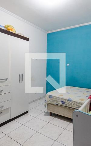 Casa à venda com 250m², 3 quartos e 4 vagas Casa à venda com 250m², 3 quartos e 4 vagasQuarto