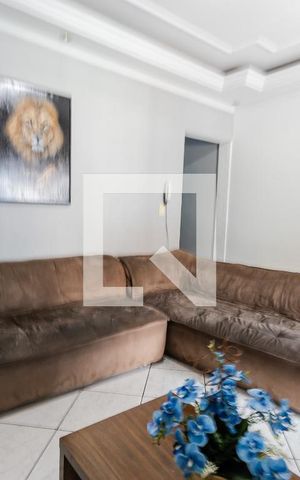 Casa à venda com 250m², 3 quartos e 4 vagas Casa à venda com 250m², 3 quartos e 4 vagasSala