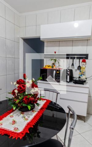 Casa à venda com 250m², 3 quartos e 4 vagas Casa à venda com 250m², 3 quartos e 4 vagasCozinha
