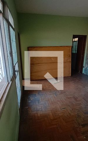 Casa à venda com 95m², 2 quartos e 6 vagas Casa à venda com 95m², 2 quartos e 6 vagasSala