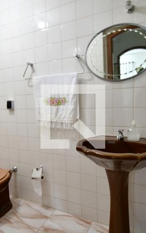 Casa à venda com 400m², 4 quartos e 4 vagasBanheiro de serviço