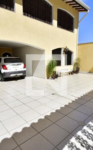 Casa à venda com 400m², 4 quartos e 4 vagasGaragem