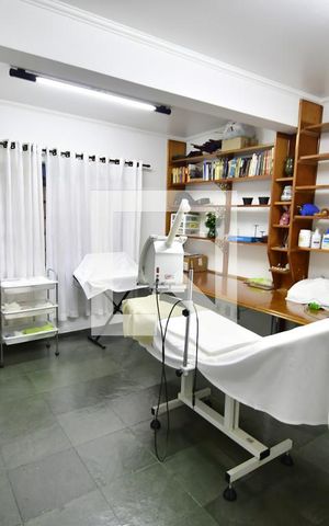 Casa à venda com 400m², 4 quartos e 4 vagasQuarto de Serviço