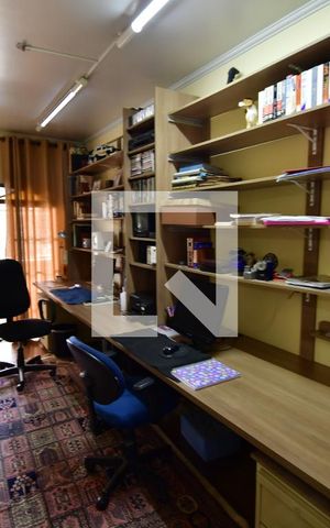 Casa à venda com 400m², 4 quartos e 4 vagasSala / Escritório