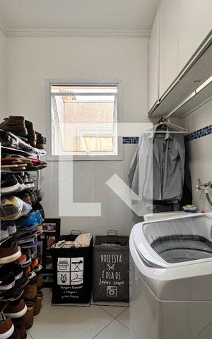 Apartamento à venda com 120m², 2 quartos e 2 vagas Apartamento à venda com 120m², 2 quartos e 2 vagasLavanderia