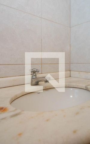 Apartamento à venda com 75m², 2 quartos e sem vaga Apartamento à venda com 75m², 2 quartos e sem vagaBanheiro