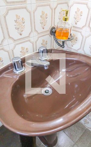 Casa à venda com 180m², 3 quartos e 2 vagas Casa à venda com 180m², 3 quartos e 2 vagasBanheiro