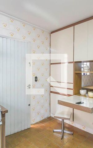 Casa à venda com 180m², 3 quartos e 2 vagas Casa à venda com 180m², 3 quartos e 2 vagasCozinha