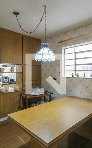 Casa à venda com 180m², 3 quartos e 2 vagas Casa à venda com 180m², 3 quartos e 2 vagasCozinha