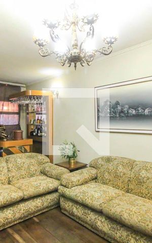 Casa à venda com 180m², 3 quartos e 2 vagas Casa à venda com 180m², 3 quartos e 2 vagasSala