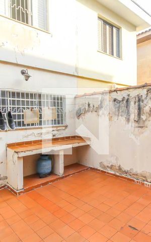 Casa à venda com 180m², 3 quartos e 2 vagas Casa à venda com 180m², 3 quartos e 2 vagasChurrasqueira