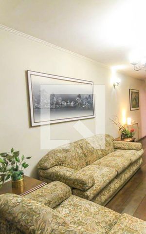 Casa à venda com 180m², 3 quartos e 2 vagas Casa à venda com 180m², 3 quartos e 2 vagasSala