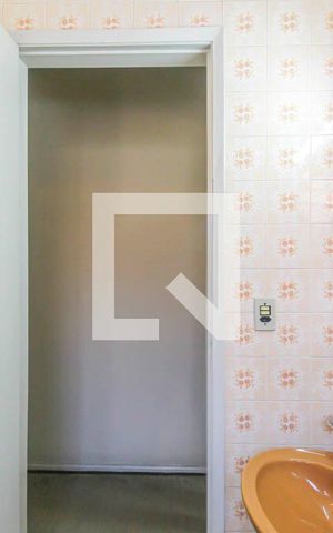 Casa à venda com 180m², 3 quartos e 2 vagas Casa à venda com 180m², 3 quartos e 2 vagasBanheiro