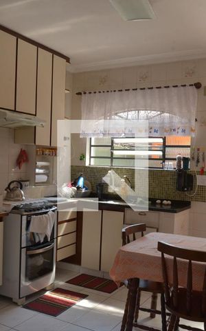 Casa à venda com 201m², 3 quartos e 2 vagasCozinha
