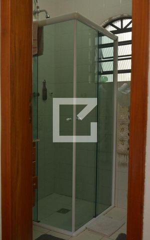 Casa à venda com 201m², 3 quartos e 2 vagasBanheiro