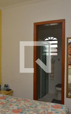 Casa à venda com 201m², 3 quartos e 2 vagasQuarto 4
