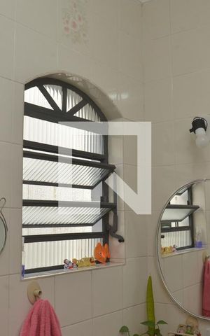Casa à venda com 201m², 3 quartos e 2 vagasBanheiro