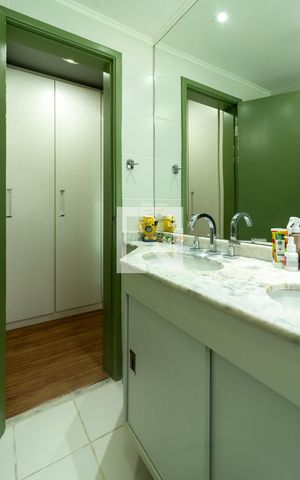 Apartamento para alugar com 65m², 1 quarto e 2 vagas Apartamento para alugar com 65m², 1 quarto e 2 vagasBanheiro da Suíte