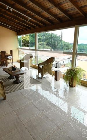 Casa à venda com 350m², 5 quartos e 4 vagasVaranda