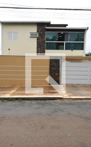 Casa à venda com 350m², 5 quartos e 4 vagasFachada