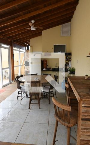Casa à venda com 350m², 5 quartos e 4 vagasVaranda gourmet