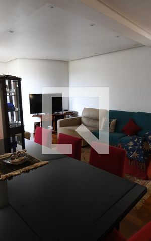 Casa à venda com 350m², 5 quartos e 4 vagasSala