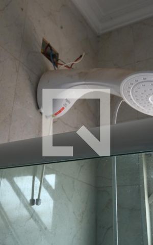 Casa à venda com 350m², 5 quartos e 4 vagasBanheiro 2