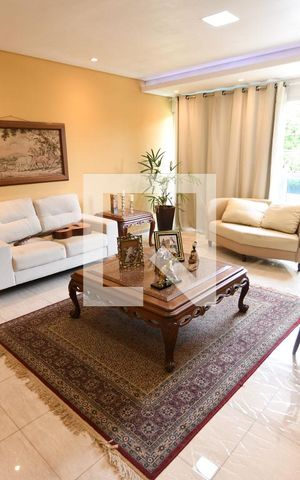 Casa à venda com 350m², 5 quartos e 4 vagasSala 2