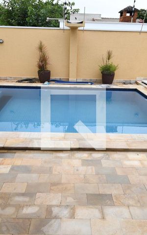 Casa à venda com 350m², 5 quartos e 4 vagasPiscina