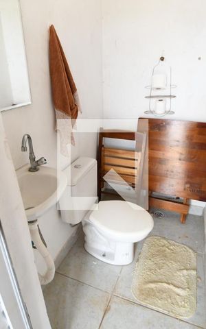 Casa à venda com 350m², 5 quartos e 4 vagasBanheiro de serviço