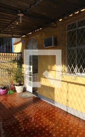 Casa à venda com 90m², 2 quartos e 1 vagaGaragem e Quintal