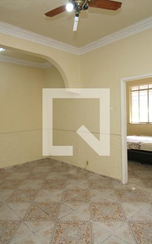 Casa à venda com 90m², 2 quartos e 1 vagaSala