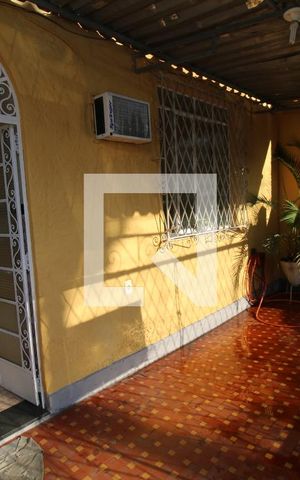 Casa à venda com 90m², 2 quartos e 1 vagaGaragem e Quintal