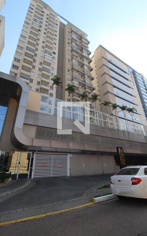 Apartamento à venda com 45m², 1 quarto e 1 vaga Apartamento à venda com 45m², 1 quarto e 1 vagaFachada do condomínio