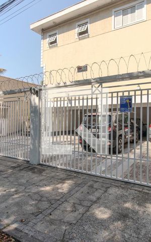 Casa de condomínio à venda com 95m², 3 quartos e 2 vagas Casa de condomínio à venda com 95m², 3 quartos e 2 vagasFachada