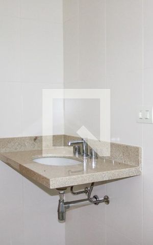 Apartamento à venda com 121m², 3 quartos e 2 vagas Apartamento à venda com 121m², 3 quartos e 2 vagasBanheiro da Suíte 1