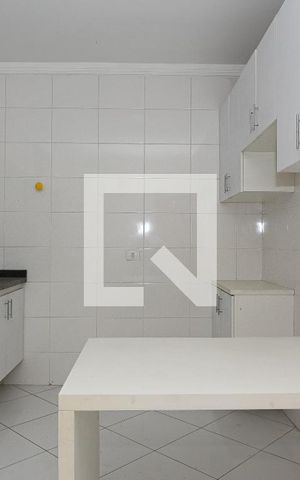 Casa à venda com 130m², 2 quartos e 2 vagas Casa à venda com 130m², 2 quartos e 2 vagasCozinha