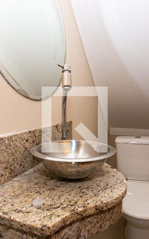 Casa à venda com 130m², 2 quartos e 2 vagas Casa à venda com 130m², 2 quartos e 2 vagasLavabo