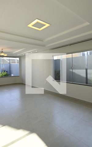 Casa à venda com 243m², 3 quartos e 4 vagas Casa à venda com 243m², 3 quartos e 4 vagasSala