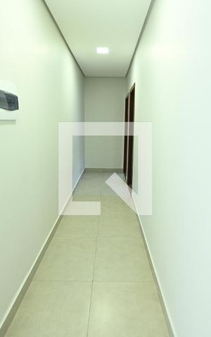 Casa à venda com 243m², 3 quartos e 4 vagas Casa à venda com 243m², 3 quartos e 4 vagasCorredor